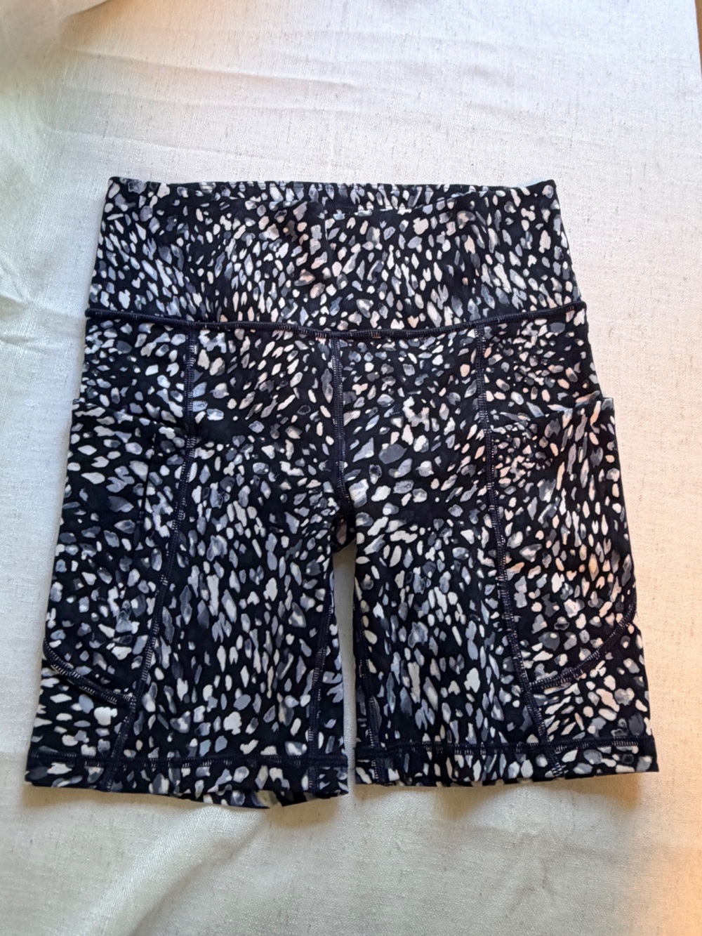 Athleta Stealth Shortie Speckled High Rise Compression Shorts S